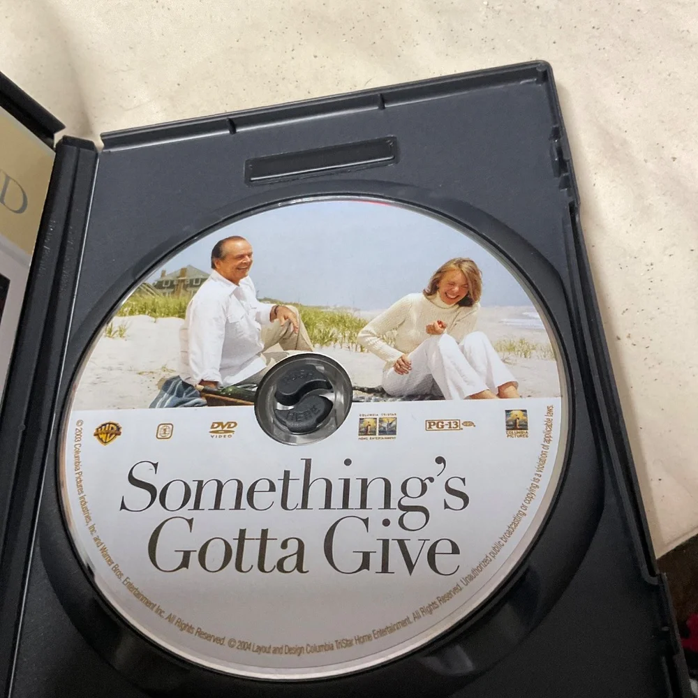 DVD - Something’s gotta Give.  V162